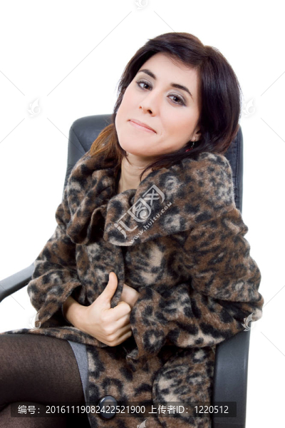 坐在椅子上的女人
