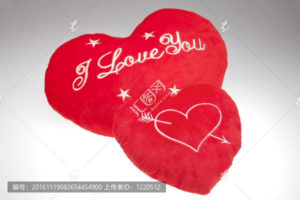 兩個紅色的情人的枕頭