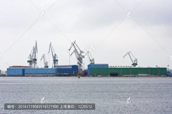 在普拉港口起重機(jī)