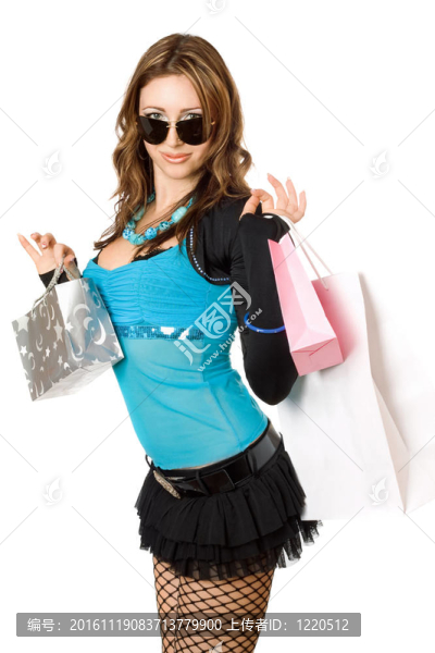 購物后快樂的年輕女人。白色隔離