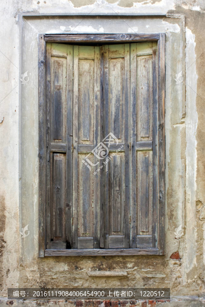 有舊百葉窗的窗戶(hù)-匯圖網(wǎng) www.fosd68.com 有舊百葉窗的窗戶(hù)