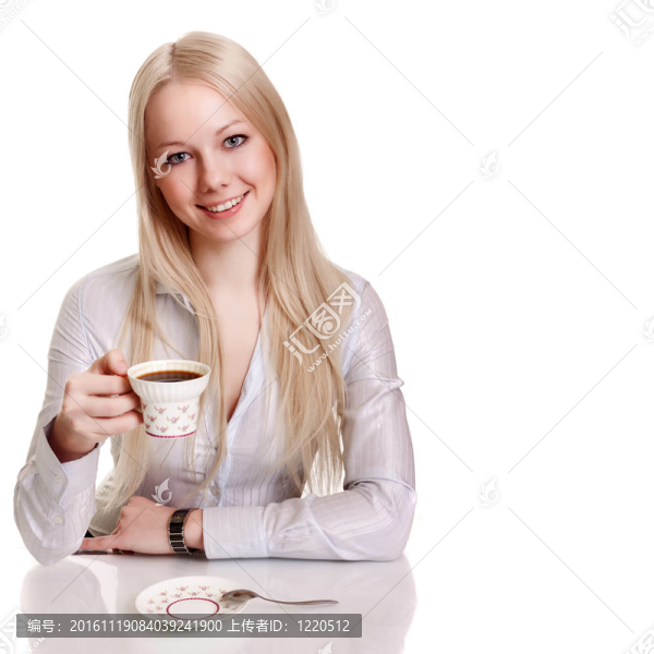 快樂的年輕女子喝咖啡的白色背景