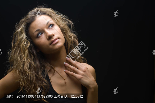 一個(gè)漂亮女孩的肖像