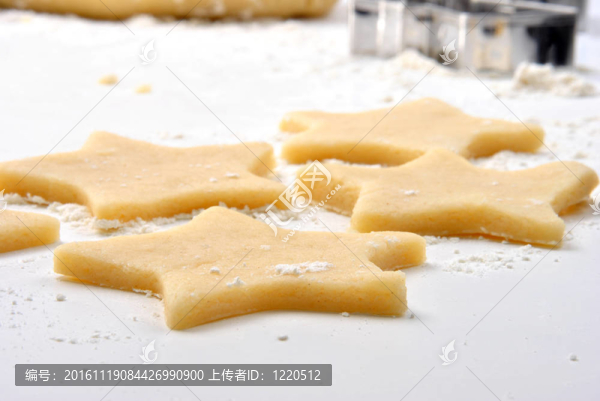 自制蛋糕和白色背景