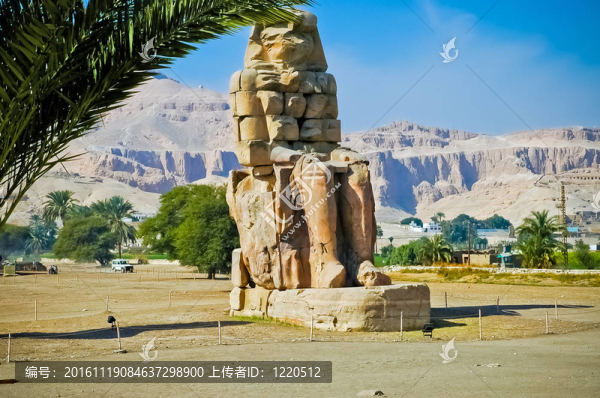 在底比斯農(nóng)Colossi（盧克索）
