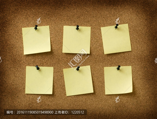 六黃色字條釘在軟木背景聲