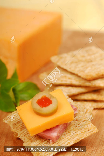 意大利臘腸奶酪和開胃菜
