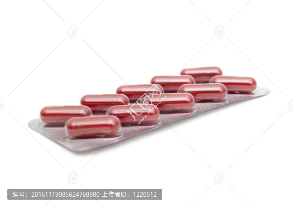 白色背景下分離的藥丸