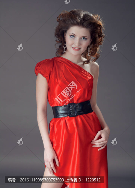 穿紅裙子的女人