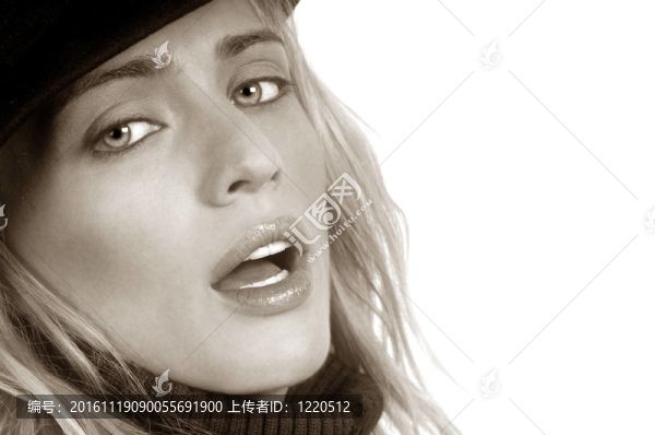 漂亮的金發(fā)女人