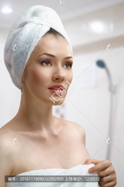 女人用浴巾