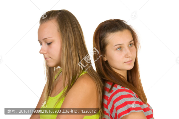 十幾歲的女孩子吵了一架