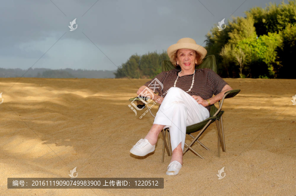 海灘上的女人