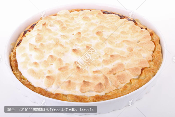 孤立的檸檬酥皮派