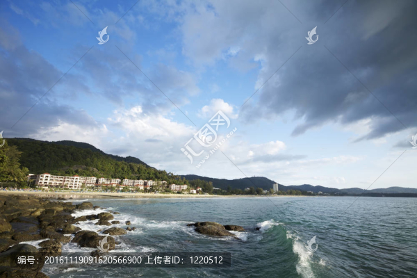 卡隆海灘-一個(gè)受歡迎的旅游目的地。泰國(guó)普吉島。