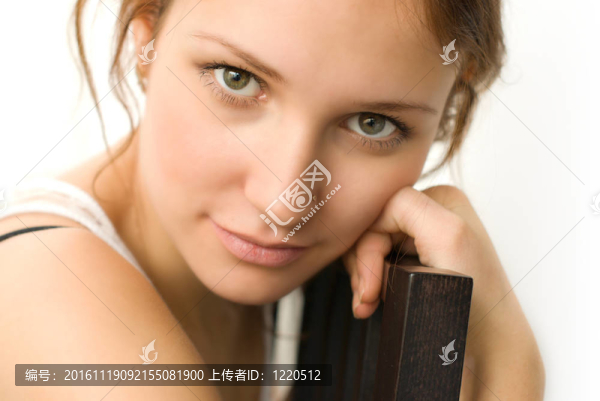 年輕漂亮的女人