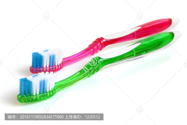 兩個彩色牙刷