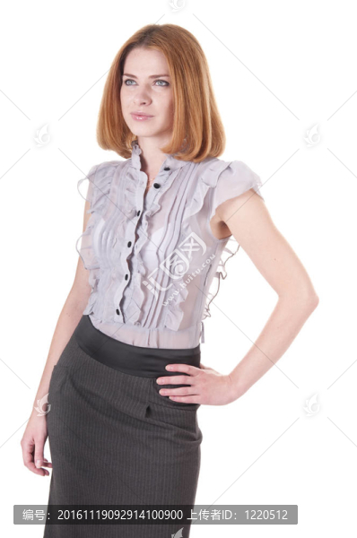 穿著白色襯衫和裙子的漂亮年輕女子