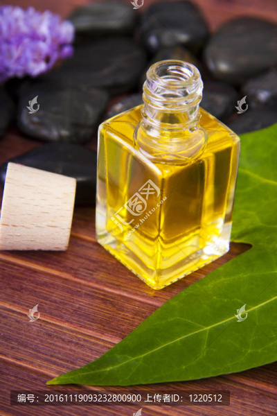 SPA環(huán)境中的香水油瓶