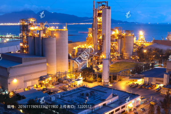 水泥廠；混凝土或水泥廠；重工業(yè)或建筑業(yè)。