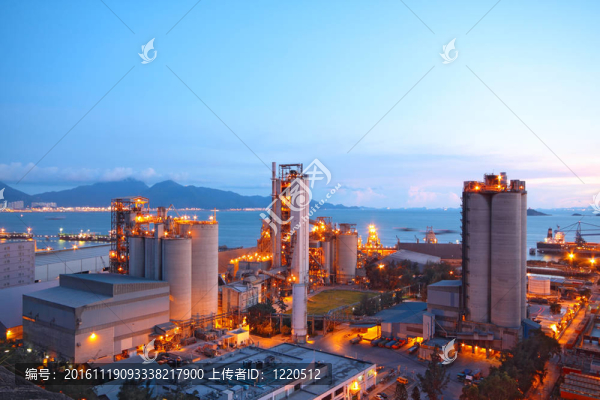 水泥廠；混凝土或水泥廠；重工業(yè)或建筑業(yè)。