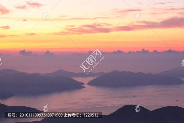 山上的日落