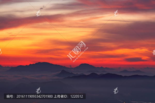 山上的日落