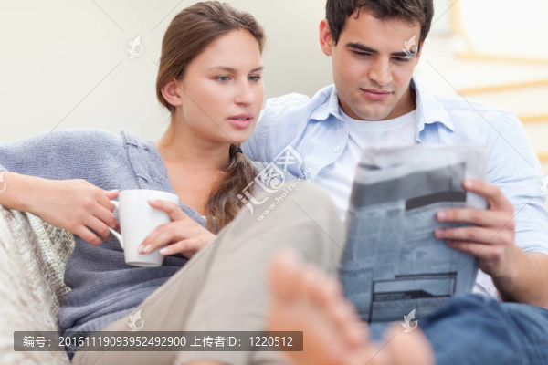 讀這兩本新聞的夫婦
