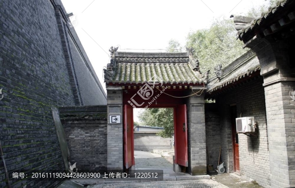 西安市中心；城墻大門