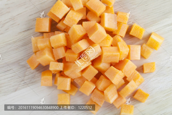 紅蘿卜切丁