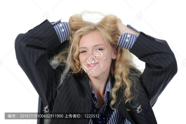 快樂的金發(fā)女郎在男西裝