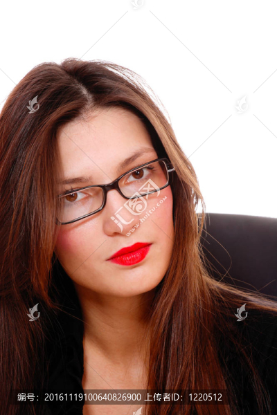 一個(gè)年輕迷人的商業(yè)女性肖像。