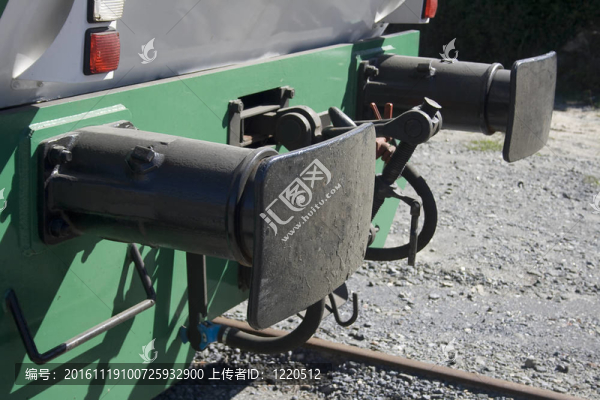 前保險杠對列車