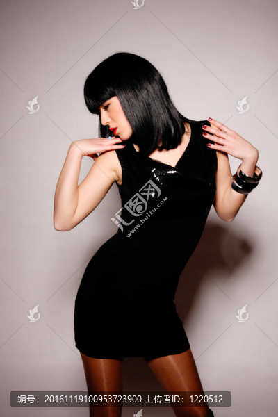 一個美麗的年輕女人的肖像