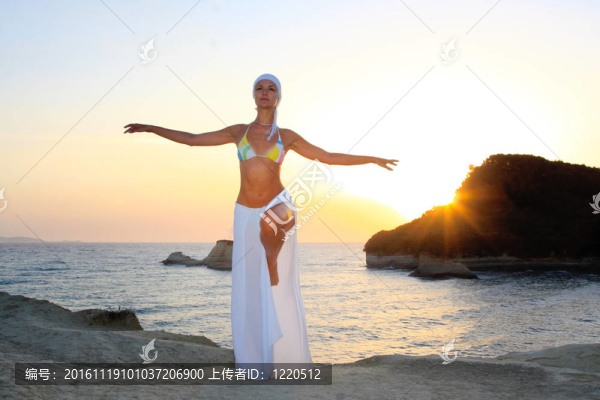 年輕漂亮的女人