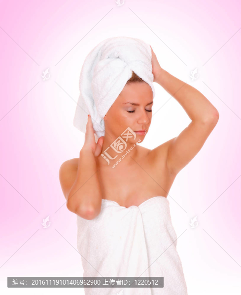 女人在毛巾