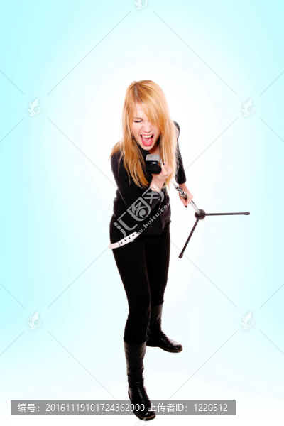 女性搖滾歌手的肖像