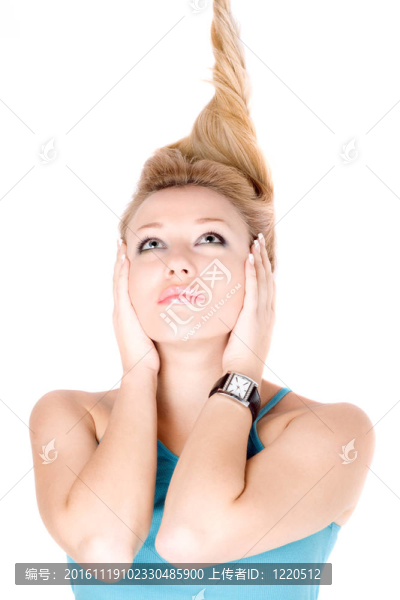 漂亮的年輕金發(fā)女孩的肖像-匯圖網(wǎng) www.fosd68.com 漂亮的年輕金發(fā)女孩的肖像