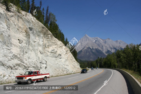 汽車在落基山脈
