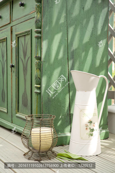 投手和燭臺(tái)與蠟燭-匯圖網(wǎng) www.fosd68.com 投手和燭臺(tái)與蠟燭