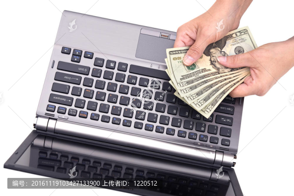 筆記本電腦上的現(xiàn)金