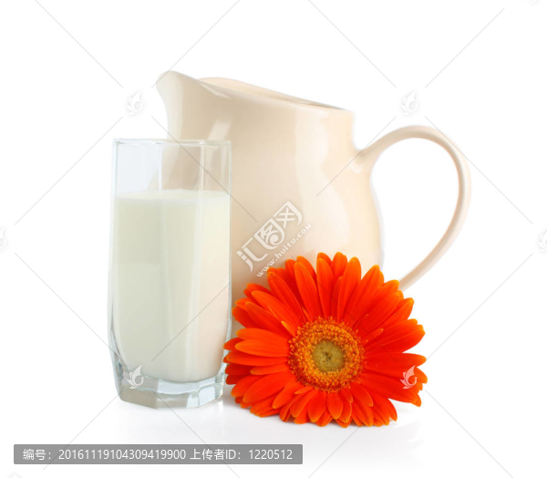 牛奶和鮮花