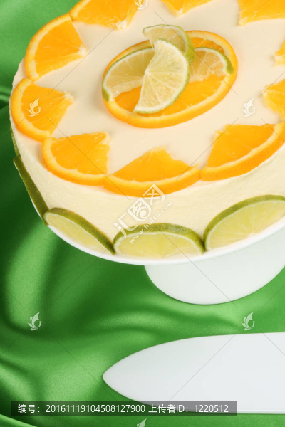 石灰和橙色的巴伐利亞奶油（bavarese）