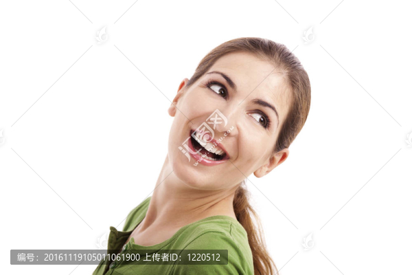 女孩微笑