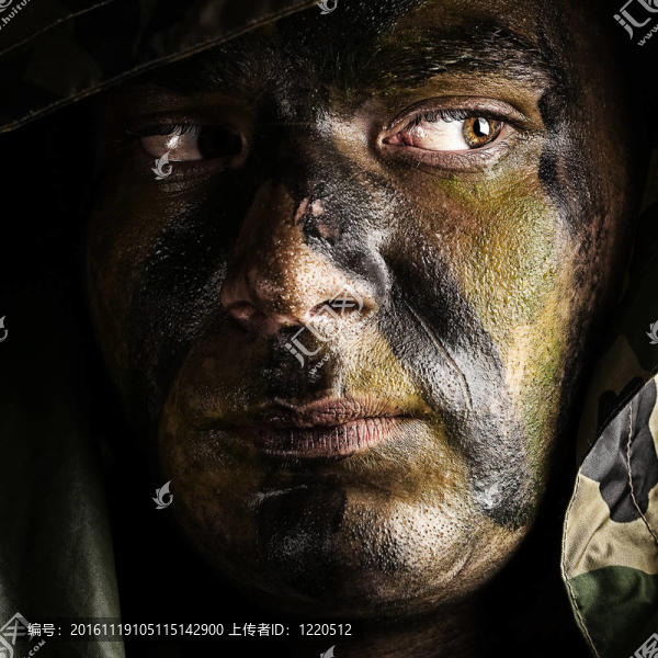 士兵的臉