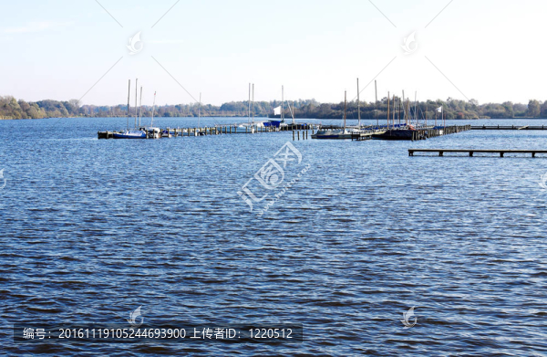 碼頭和游艇-匯圖網(wǎng) www.fosd68.com 碼頭和游艇