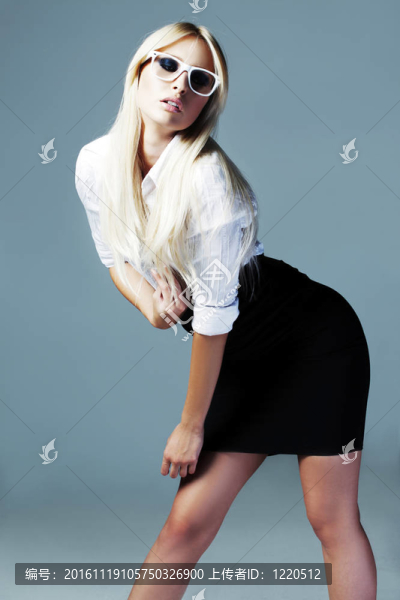 金發(fā)女郎；有魅力的商業(yè)女孩