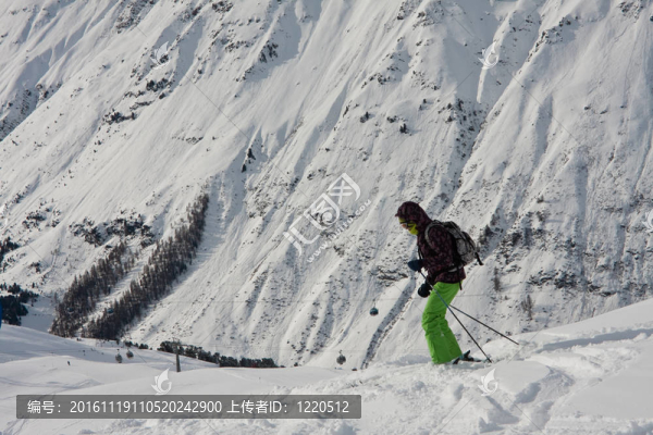 在Hohrgurgl的滑雪勝地的斜坡。奧地利