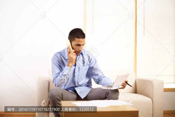商人在電話里交談