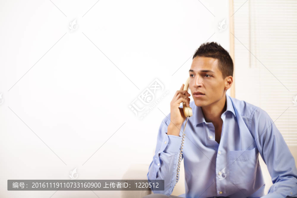 商人在電話里交談